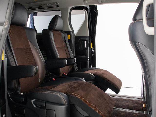 アルファード 240S タイプゴールドII (禁煙車)(純正9型ナビ)(後席モニター)(両側自動ドア)パワーバックドア/専用黒ハーフレザーシート/バックカメラ/AC100V電源/クルーズコントロール/クリアランスソナー/コンビハンドル/(25枚目)