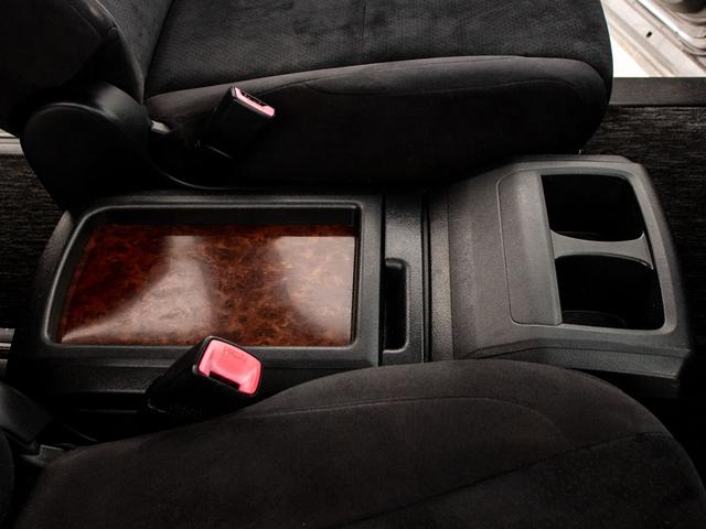 ヴェルファイア 2.4Z プラチナセレクションII (点検記録簿5枚)(純正9型ナビ)(後席モニター)(両側自動ドア)パワーバックドア/専用アルカンターラシート/バックカメラ/クリアランスソナー/コンビハンドル/Bluetooth接続/フルセグTV/(37枚目)