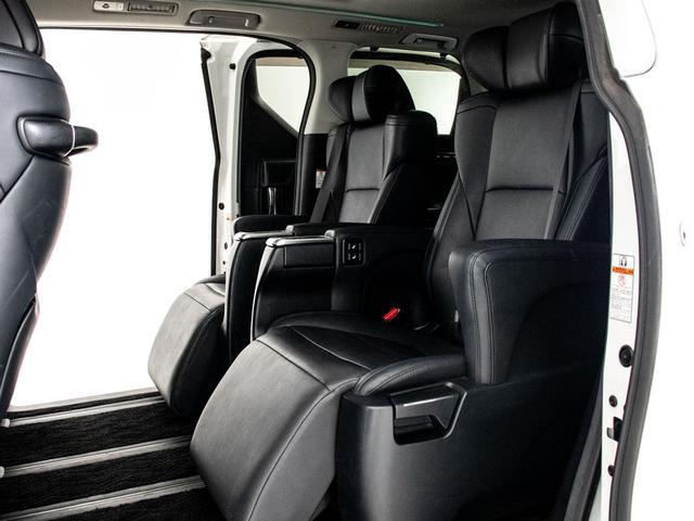 アルファード 2.5S Cパッケージ (禁煙&ワンオーナー車)(サンルーフ)(トヨタセーフティセンス)(デジタルインナーミラー)BSM/黒合皮エグゼクティブシート/両側電動スライドドア/パワーバックドア/後席モニター/10型大画面ナビ(27枚目)