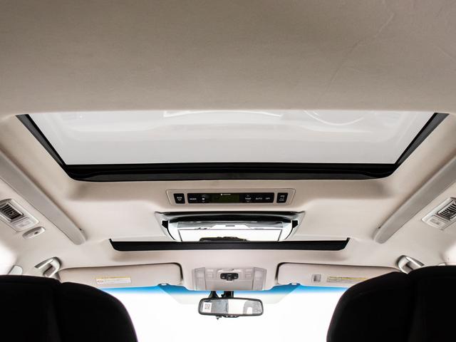 稀少装備サンルーフ搭載！！全国的にも数が少なく希少性の高い装備の一つです。フルオープンやチルトアップも可能！！ドライブをさらに快適にしてくれる装備の一つです！！