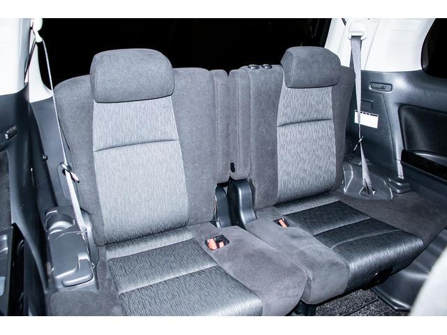 ３列目シートも広々とした空間を御用意！！シートアレンジにて快適スペースを作る事も可能となります！！アレンジパターンも豊富でまさにドライバー思考のお車です！！