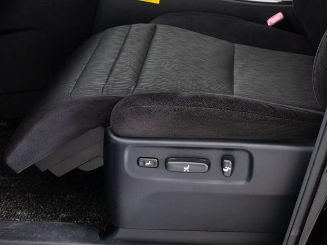 助手席オットマン＆電動リクライニング！助手席でもゆったりおくつろぎ頂けます！