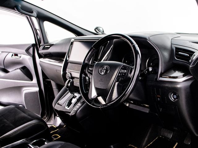 ヴェルファイア ２．５Ｚ　Ａエディション　ゴールデンアイズ　（禁煙車）（点検記録簿８枚）（純正１０型ナビ）（後席モニター）両側自動ドア／パワーバックドア／前車追従レーダークルーズ／衝突被害軽減ブレーキ／踏み間違い防止装置／専用黒ハーフレザーシート／バックカメラ（35枚目）