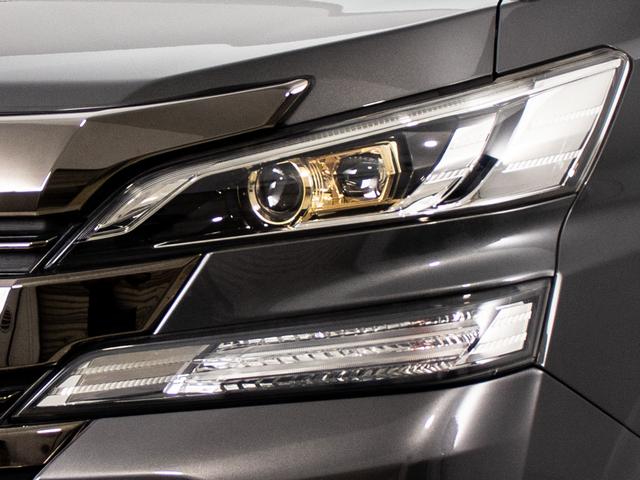 ヴェルファイア ２．５Ｚ　Ａエディション　ゴールデンアイズ　（禁煙車）（純正１０型ナビ）（後席モニター）（両側自動ドア）パワーバックドア／前車追従レーダークルーズ／衝突被害軽減ブレーキ／踏み間違い防止装置／ＡＣ１００Ｖ電源／専用黒ハーフレザーシート／（13枚目）