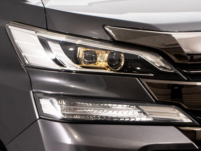 ヴェルファイア ２．５Ｚ　Ａエディション　ゴールデンアイズ　（禁煙車）（純正１０型ナビ）（後席モニター）（両側自動ドア）パワーバックドア／前車追従レーダークルーズ／衝突被害軽減ブレーキ／踏み間違い防止装置／ＡＣ１００Ｖ電源／専用黒ハーフレザーシート／（14枚目）