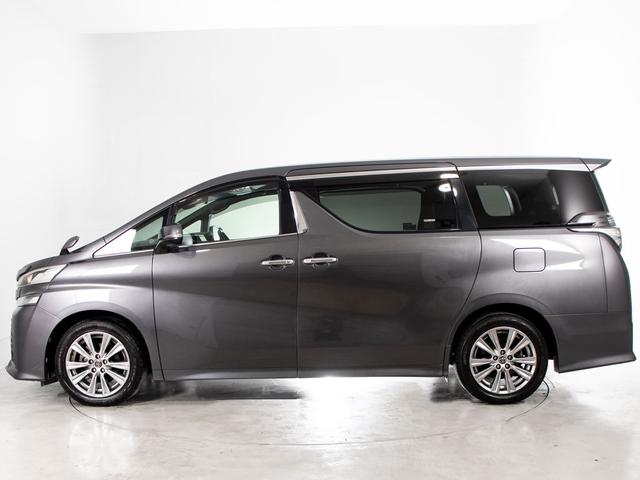 ヴェルファイア ２．５Ｚ　Ａエディション　ゴールデンアイズ　（禁煙車）（純正１０型ナビ）（後席モニター）（両側自動ドア）パワーバックドア／前車追従レーダークルーズ／衝突被害軽減ブレーキ／踏み間違い防止装置／ＡＣ１００Ｖ電源／専用黒ハーフレザーシート／（16枚目）