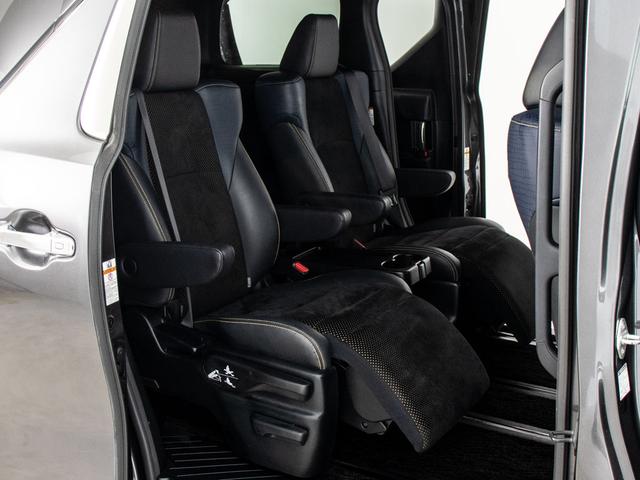 ヴェルファイア ２．５Ｚ　Ａエディション　ゴールデンアイズ　（禁煙車）（純正１０型ナビ）（後席モニター）（両側自動ドア）パワーバックドア／前車追従レーダークルーズ／衝突被害軽減ブレーキ／踏み間違い防止装置／ＡＣ１００Ｖ電源／専用黒ハーフレザーシート／（25枚目）