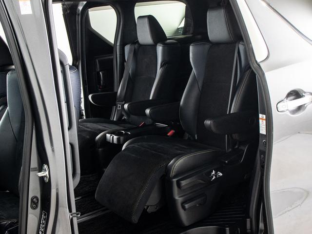 ヴェルファイア ２．５Ｚ　Ａエディション　ゴールデンアイズ　（禁煙車）（純正１０型ナビ）（後席モニター）（両側自動ドア）パワーバックドア／前車追従レーダークルーズ／衝突被害軽減ブレーキ／踏み間違い防止装置／ＡＣ１００Ｖ電源／専用黒ハーフレザーシート／（26枚目）