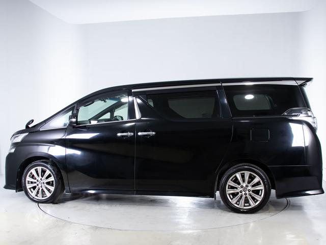ヴェルファイア ２．５Ｚ　Ａエディション　ゴールデンアイズ　（純正１０型ナビ）（後席モニター）（両側自動ドア）（パワーバックドア）前車追従レーダークルーズ／衝突被害軽減ブレーキ／踏み間違い防止装置／コンビハンドル／ＡＣ１００Ｖ電源／専用黒ハーフレザーシート／（16枚目）
