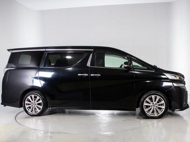 ヴェルファイア ２．５Ｚ　Ａエディション　ゴールデンアイズ　（純正１０型ナビ）（後席モニター）（両側自動ドア）（パワーバックドア）前車追従レーダークルーズ／衝突被害軽減ブレーキ／踏み間違い防止装置／コンビハンドル／ＡＣ１００Ｖ電源／専用黒ハーフレザーシート／（20枚目）