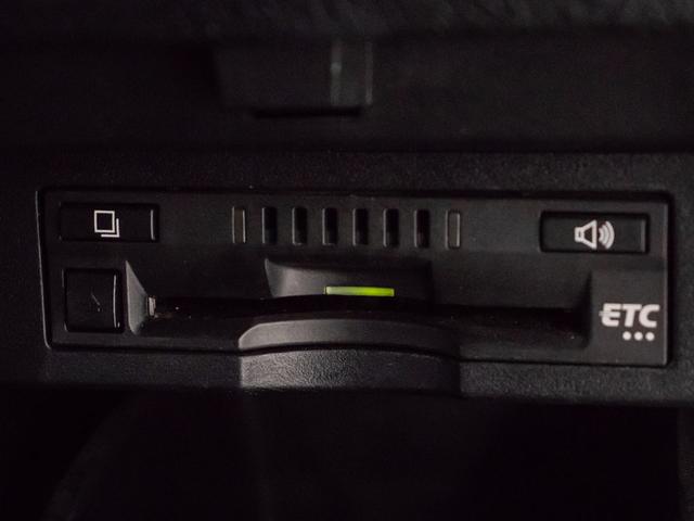 ヴェルファイア ２．５Ｚ　Ａエディション　ゴールデンアイズ　（純正１０型ナビ）（後席モニター）（両側自動ドア）（パワーバックドア）前車追従レーダークルーズ／衝突被害軽減ブレーキ／踏み間違い防止装置／コンビハンドル／ＡＣ１００Ｖ電源／専用黒ハーフレザーシート／（42枚目）