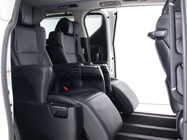 アルファード 2.5S Cパッケージ (禁煙)(カールソン21インチアルミ)(車高調)(モデリスタフルエアロ)サンルーフ/黒本革/JBLサウンド/全方位カメラ/後席モニター/前車追従レーダークルーズ/衝突被害軽減ブレーキ/AC100V電源(25枚目)