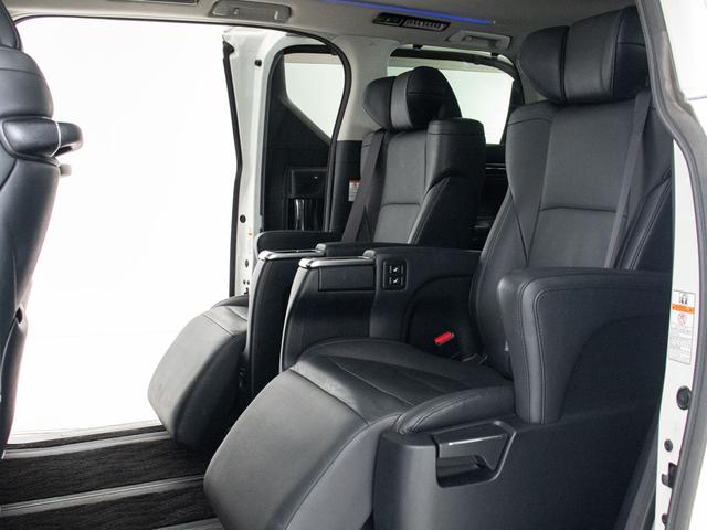 アルファード 2.5S Cパッケージ (禁煙)(カールソン21インチアルミ)(車高調)(モデリスタフルエアロ)サンルーフ/黒本革/JBLサウンド/全方位カメラ/後席モニター/前車追従レーダークルーズ/衝突被害軽減ブレーキ/AC100V電源(26枚目)