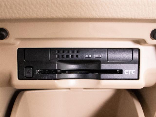 アルファード ２４０Ｘ　（禁煙車）（アースグリーンカスタム車両）（８人乗りフルフラットシート）（両側自動ドア）後席モニター／純正ＳＤナビ／バックカメラ／クリアランスソナー／ビルトインＥＴＣ／Ｂｌｕｅｔｏｏｔｈ接続／フルセグ（16枚目）