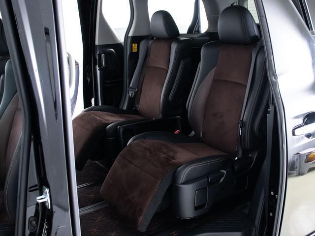 アルファード ２４０Ｓ　タイプゴールド　（禁煙車）（特別仕様車）（ハーフレザーシート）（後席モニター）両側電動スライドドア／パワーバックドア／クルーズコントロール／バックカメラ／後席オットマン／クリアランスソナー／Ｂｌｕｅｔｏｏｔｈ（27枚目）