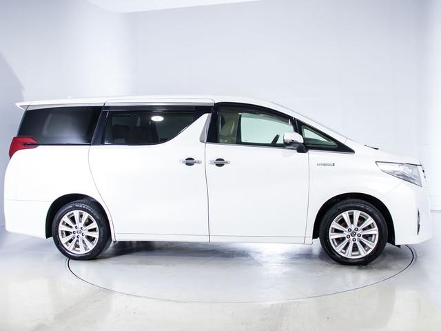 アルファードハイブリッド エグゼクティブラウンジ (ベージュ本革)(JBLサウンド)(全方位カメラ)(後席モニター)前車追従レーダークルーズ/衝突被害軽減ブレーキ/踏み間違い防止装置/自動ハイビーム/両側自動ドア/パワーバックドア/1500W給電/(19枚目)