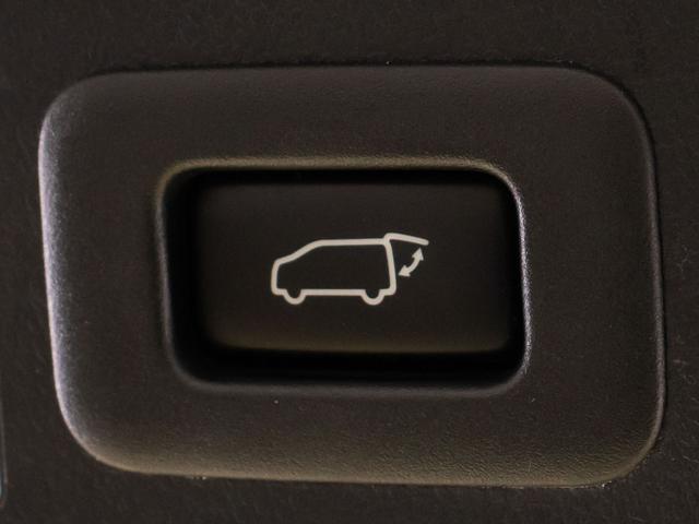 アルファードハイブリッド エグゼクティブラウンジ (ベージュ本革)(JBLサウンド)(全方位カメラ)(後席モニター)前車追従レーダークルーズ/衝突被害軽減ブレーキ/踏み間違い防止装置/自動ハイビーム/両側自動ドア/パワーバックドア/1500W給電/(32枚目)