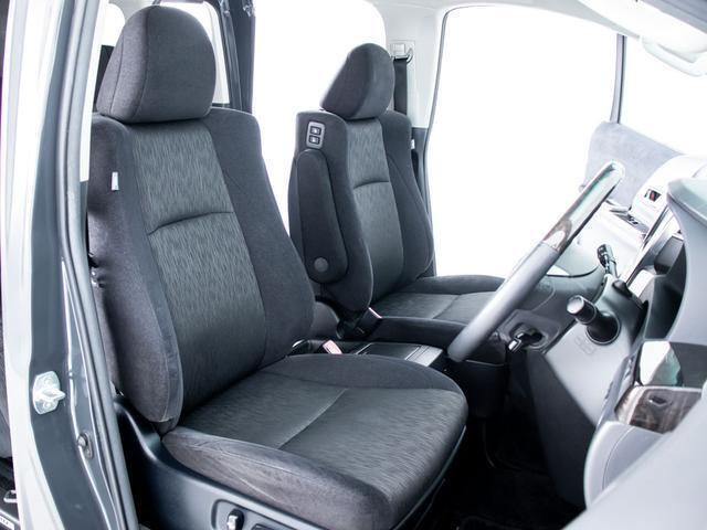 アルファード ２４０Ｓ　Ｃパッケージ　（禁煙車）（ＢＭＷオリジナルカラー）（後席モニター）両側自動ドア／パワーバックドア／純正ＨＤＤナビ／ビルトインＥＴＣ／クルーズコントロール／クリアランスソナー／エグゼクティブシート／（23枚目）