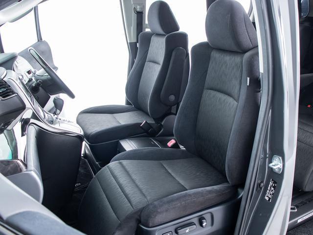 アルファード ２４０Ｓ　Ｃパッケージ　（禁煙車）（ＢＭＷオリジナルカラー）（後席モニター）両側自動ドア／パワーバックドア／純正ＨＤＤナビ／ビルトインＥＴＣ／クルーズコントロール／クリアランスソナー／エグゼクティブシート／（24枚目）