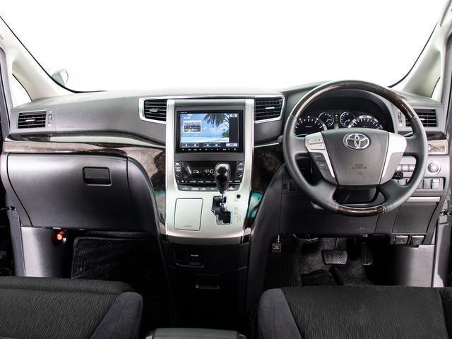 アルファード ２４０Ｓ　Ｃパッケージ　（禁煙車）（ＢＭＷオリジナルカラー）（後席モニター）両側自動ドア／パワーバックドア／純正ＨＤＤナビ／ビルトインＥＴＣ／クルーズコントロール／クリアランスソナー／エグゼクティブシート／（41枚目）