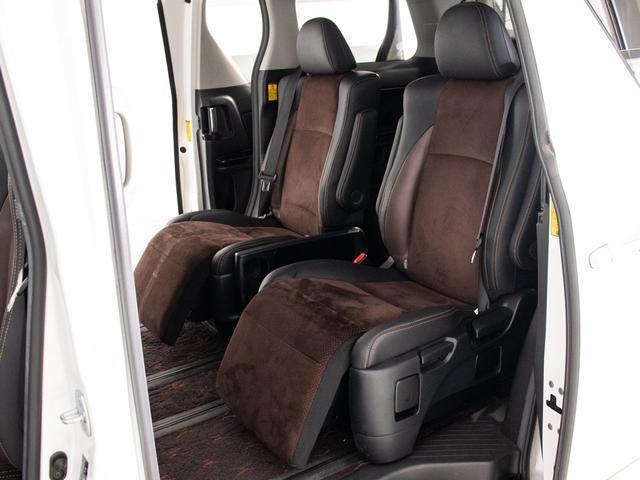 アルファード ２４０Ｓ　タイプゴールド　（ツインサンルーフ）（特別仕様車）（ハーフレザーシート）（後席モニター）ＡＬＰＩＮＥ製ＨＤＤナビゲーション／クルーズコントロール／クリアランスソナー／パワーバックドア／バックカメラ／Ｂｌｕｅｔｏｏｔｈ（25枚目）