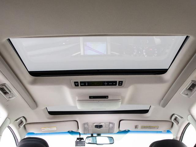 アルファード ２４０Ｓ　タイプゴールドＩＩ　（禁煙車）（ツインサンルーフ）（特別仕様車）（後席モニター）専用ハーフレザーシート／両側電動スライドドア／パワーバックドア／ＡＣ１００Ｖ電源／クルーズコントロール／クリアランスソナー／フルセグＴＶ（6枚目）