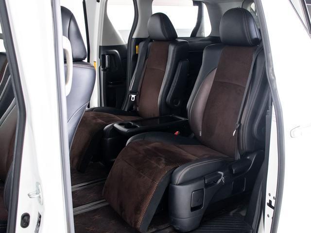 アルファード ２４０Ｓ　タイプゴールドＩＩ　（禁煙車）（ツインサンルーフ）（特別仕様車）（後席モニター）専用ハーフレザーシート／両側電動スライドドア／パワーバックドア／ＡＣ１００Ｖ電源／クルーズコントロール／クリアランスソナー／フルセグＴＶ（27枚目）