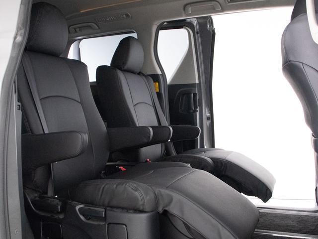 アルファード ２４０Ｓ　（禁煙車）（新品１６インチアルミ＆ブロックタイヤ）（新品ルーフキャリア）（新品シートカバー）両側自動ドア／純正ＨＤＤナビ／後席モニター／バックカメラ／ビルトインＥＴＣ／クリアランスソナー／（28枚目）