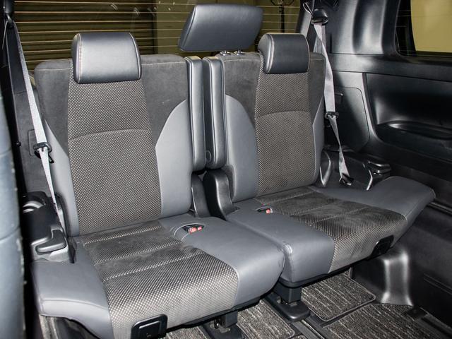 ヴェルファイア ２．５Ｚ　ゴールデンアイズ　（禁煙車）（新品２０インチアルミ＆新品タイヤ）（モデリスタフルエアロ）（後席モニター）専用黒ハーフレザーシート／トヨタセーフティセンス／踏み間違え防止装置／バックカメラ／両側自動ドア／パワーバックドア（11枚目）
