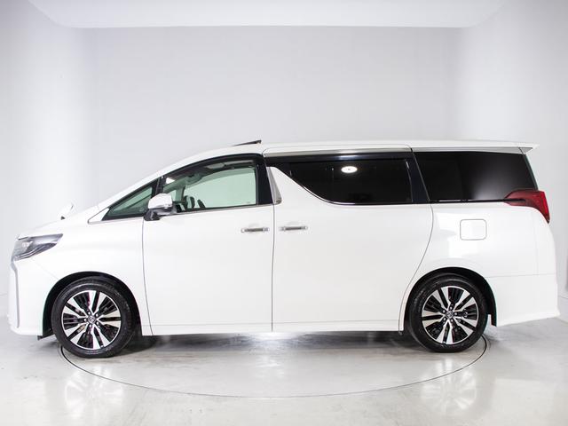 アルファード ２．５Ｓ　Ｃパッケージ　（禁煙車）（サンルーフ）（冷暖房黒革）（アルパインＢＩＧ－Ｘ１１型ナビ）後席モニター／トヨタセーフティセンス／踏み間違い防止装置／３眼ＬＥＤヘッドライト／両側自動ドア／パワーバックドア／コンビハンドル（17枚目）