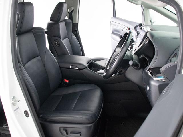 アルファード ２．５Ｓ　Ｃパッケージ　（禁煙車）（サンルーフ）（冷暖房黒革）（アルパインＢＩＧ－Ｘ１１型ナビ）後席モニター／トヨタセーフティセンス／踏み間違い防止装置／３眼ＬＥＤヘッドライト／両側自動ドア／パワーバックドア／コンビハンドル（24枚目）