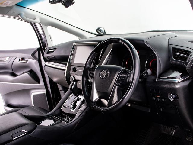 ヴェルファイア ２．５Ｚ　Ｇエディション　（禁煙車）（点検記録簿６枚）（冷暖房黒革）（後席モニター）両側自動ドア／パワーバックドア／ナビ機能付ディスプレイオーディオ／トヨタセーフティセンス／踏み間違い防止装置／デジタルインナーミラー／（42枚目）