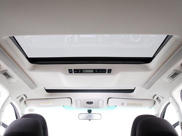 稀少装備ツインサンルーフ搭載！！全国的にも数が少なく希少性の高い装備の一つです。フルオープンやチルトアップも可能！！ドライブをさらに快適にしてくれる装備の一つです！！