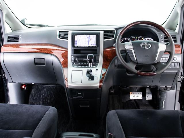 クリーニング専門スタッフによる【車内まるごと徹底クリーニング】済みです。隅々まで行き届いたクリーニングで、快適な空間をご提供いたします。