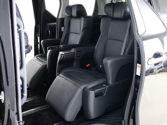 アルファード 2.5S Cパッケージ (禁煙車)(サンルーフ)(アルパインBIG-X11型ナビ)(後席モニター)冷暖房黒革/エグゼクティブシート/トヨタセーフティセンス/踏み間違い防止装置/3眼LEDヘッドライト/AC100V電源/(28枚目)