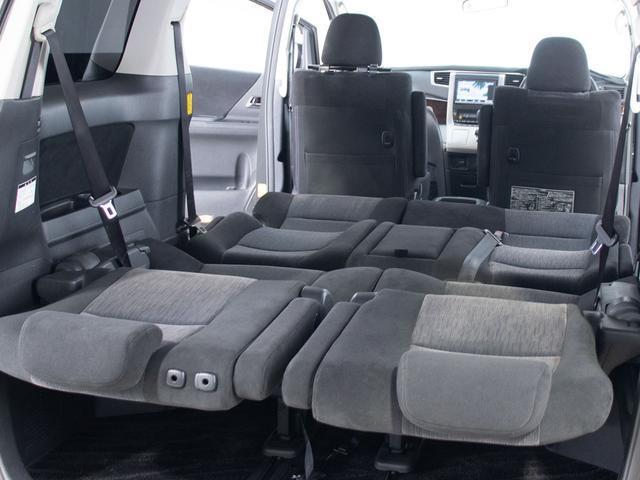 ヴェルファイア ２．４Ｚ　（禁煙車）（４ＷＤ）（８人乗りフルフラットシート）（両側自動ドア）純正ＨＤＤナビ／後席モニター／バックカメラ／ビルトインＥＴＣ／クリアランスソナー／Ｂｌｕｅｔｏｏｔｈ接続／フルセグＴＶ／（28枚目）