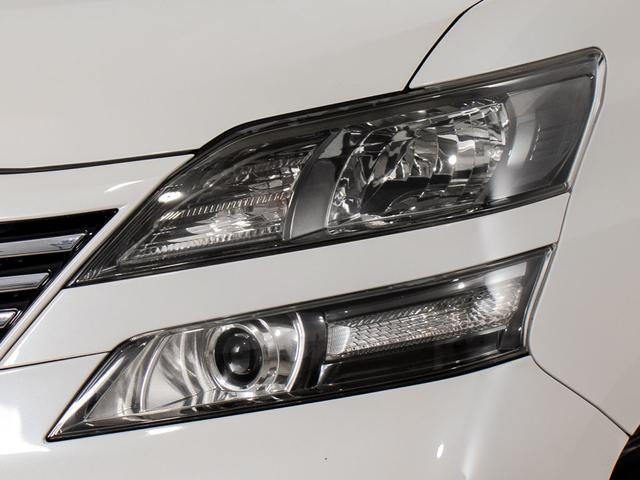 ヴェルファイア ２．４Ｚ　プラチナセレクションＩＩ　タイプゴールド　（禁煙車）（特別仕様車）（両側電動スライドドア）（後席モニター）専用アルカンターラシート／パワーバックドア／クリアランスソナー／コンビハンドル／後席オットマン／ＨＩＤヘッドライト／フルセグＴＶ／ＥＴＣ（17枚目）