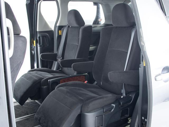 ヴェルファイア 2.4Z プラチナセレクションII (禁煙車)(後席モニター)(両側自動ドア)(パワーバックドア)専用アルカンターラシート/純正SDナビ/バックカメラ/ビルトインETC/クリアランスソナー/コンビハンドル/Bluetooth接続/(26枚目)