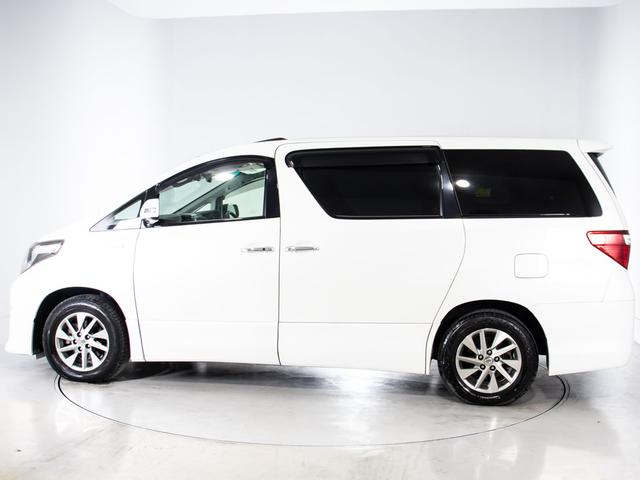 アルファードハイブリッド ＳＲ　プレミアムシートパッケージ　（サンルーフ）（プレミアムサウンド）（黒本革）（冷暖房シート）全方位カメラ／後席モニター／前車追従レーダークルーズ／衝突被害軽減装置／車線逸脱防止装置／両側自動ドア／パワーバックドア／（17枚目）