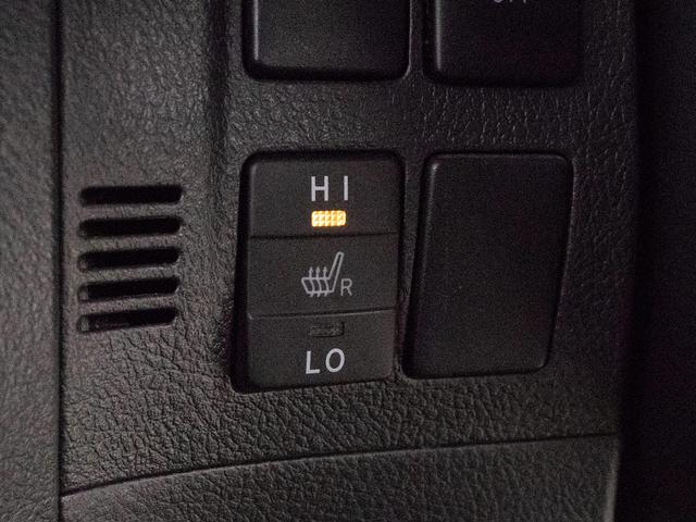 前席にはシートヒーターも付いております！座面を好みの温度に調整する事が出来る、冬には重宝する装備です！