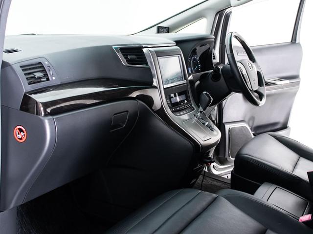 アルファード ２４０Ｓ　Ｃパッケージ　（禁煙車）（黒本革エグゼクティブシート）（後席モニター）（エグゼクティブシート）両側電動スライドドア／パワーバックドア／パワーシート／シートヒーター／シートメモリー／クルーズコントロール／バックカメラ（33枚目）