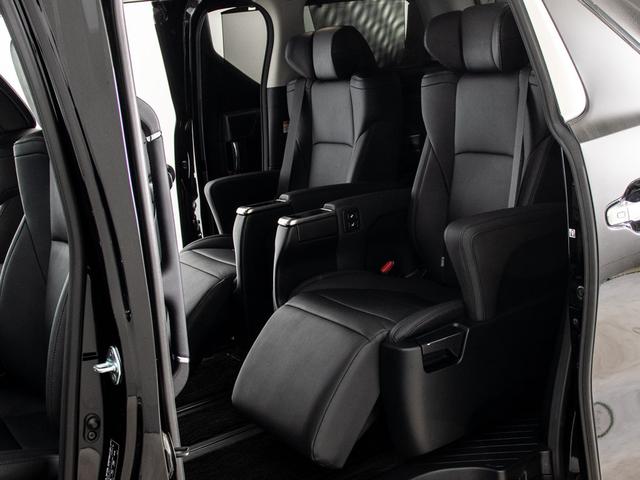 アルファード 2.5S Cパッケージ (禁煙)(冷暖房黒革)(ナビ機能付ディスプレイオーディオ)(後席モニター)エグゼクティブシート/トヨタセーフティセンス/踏み間違い防止装置/デジタルインナーミラー/BSM/RCTAB/AC100V電源(26枚目)