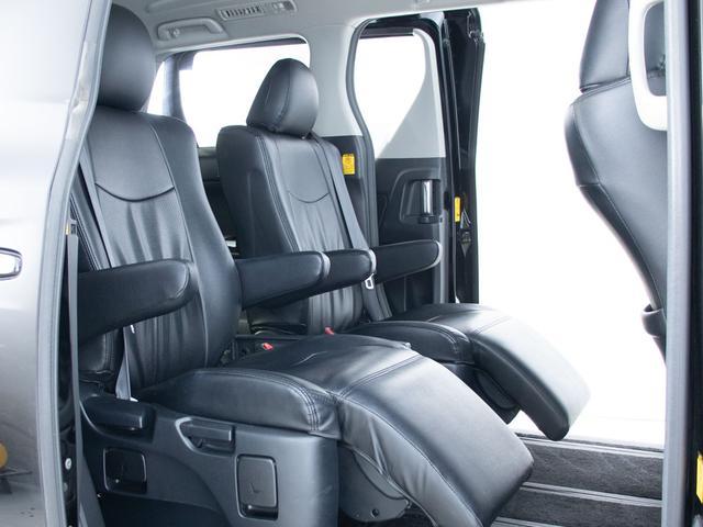 ヴェルファイア 2.4Z プラチナセレクションII タイプゴールド (禁煙車)(フロントリップ)(社外20インチアルミ)(黒革調シートカバー)純正HDDナビ/後席モニター/バックカメラ/両側自動ドア/パワーバックドア/クリアランスソナー/コンビハンドル/(26枚目)