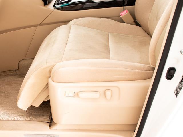 アルファードハイブリッド G (禁煙車)(プレミアムサウンド)(後席モニター)(前車追従レーダークルーズ)衝突被害軽減装置/車線逸脱防止装置/両側自動ドア/パワーバックドア/クリアランスソナー/AC100V電源/パワーシート/(40枚目)