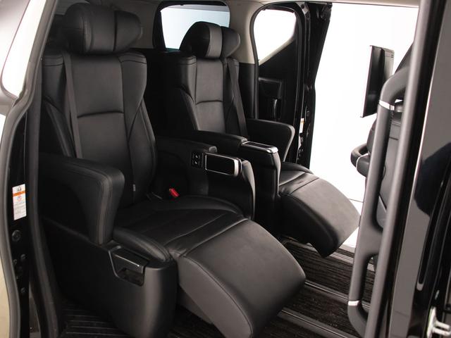 アルファード ２．５Ｓ　Ｃパッケージ　（禁煙車）（モデリスタフルエアロ）（冷暖房黒革）（純正１０型ナビ）後席モニター／トヨタセーフティセンス／踏み間違い防止装置／３眼ＬＥＤヘッドライト／ＡＣ１００Ｖ電源／両側自動ドア／パワーバックドア／（26枚目）
