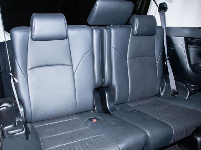 アルファード ２．５Ｓ　Ｃパッケージ　（禁煙車）（モデリスタフルエアロ）（冷暖房黒革）（純正１０型ナビ）後席モニター／トヨタセーフティセンス／踏み間違い防止装置／３眼ＬＥＤヘッドライト／ＡＣ１００Ｖ電源／両側自動ドア／パワーバックドア／（28枚目）