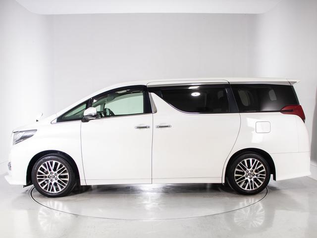 アルファード ２．５Ｓ　Ｃパッケージ　（禁煙）（カロッツェリアナビ）（後席モニター）（両側自動ドア）パワーバックドア／前車追従レーダークルーズ／衝突被害軽減ブレーキ／踏み間違防止装置／バックカメラ／エグゼクティブシート／黒革調シートカバー（17枚目）