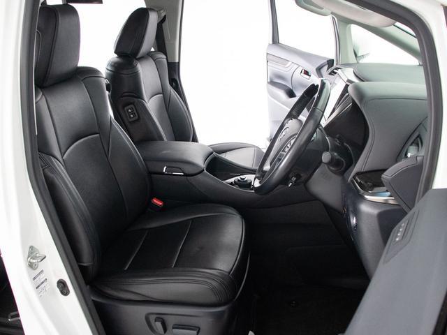 アルファード ２．５Ｓ　Ｃパッケージ　（禁煙）（カロッツェリアナビ）（後席モニター）（両側自動ドア）パワーバックドア／前車追従レーダークルーズ／衝突被害軽減ブレーキ／踏み間違防止装置／バックカメラ／エグゼクティブシート／黒革調シートカバー（24枚目）