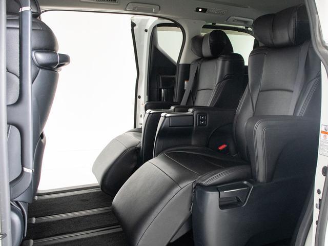 アルファード ２．５Ｓ　Ｃパッケージ　（禁煙）（カロッツェリアナビ）（後席モニター）（両側自動ドア）パワーバックドア／前車追従レーダークルーズ／衝突被害軽減ブレーキ／踏み間違防止装置／バックカメラ／エグゼクティブシート／黒革調シートカバー（27枚目）