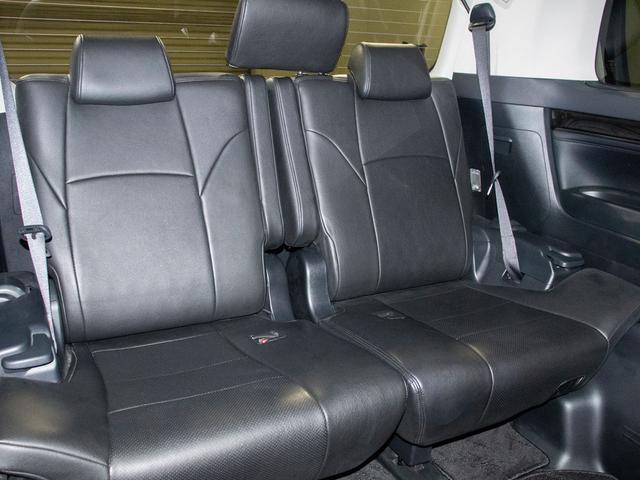 アルファード ２．５Ｓ　Ｃパッケージ　（禁煙）（カロッツェリアナビ）（後席モニター）（両側自動ドア）パワーバックドア／前車追従レーダークルーズ／衝突被害軽減ブレーキ／踏み間違防止装置／バックカメラ／エグゼクティブシート／黒革調シートカバー（28枚目）